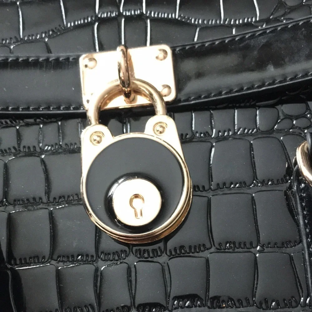 Dasein black crocodile embossed faux patent leather satchel/crossbody handbag